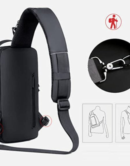 SHOULDER BAG WITH USB CHARGER