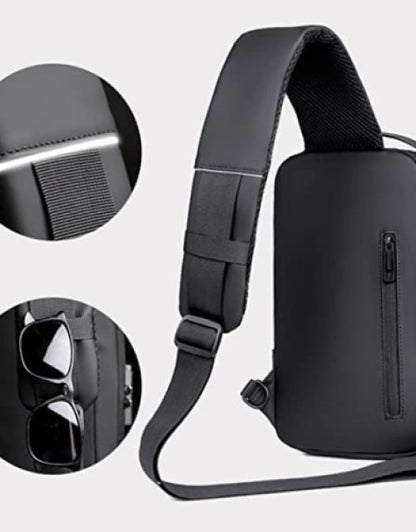 SHOULDER BAG WITH USB CHARGER